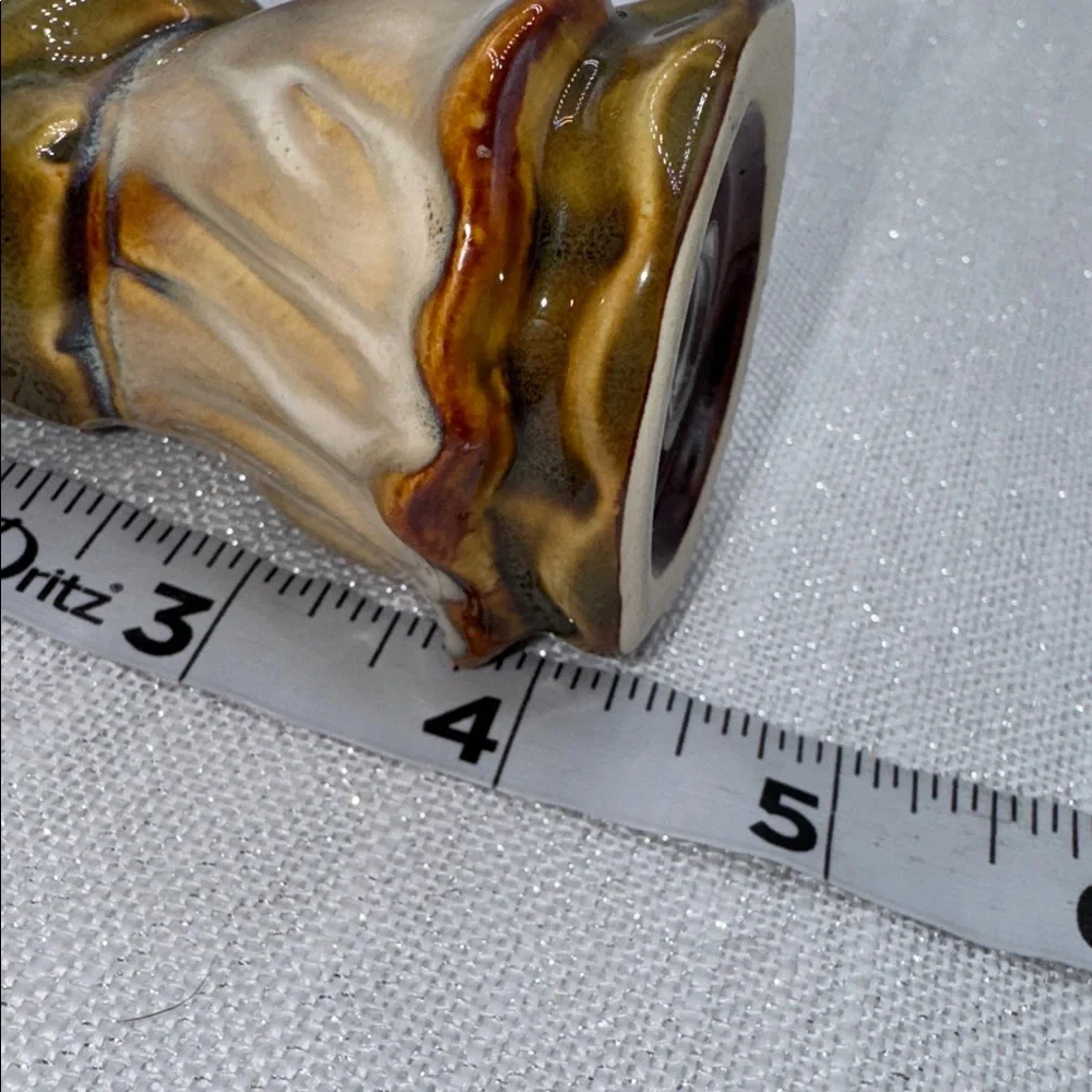 Salt and pepper shakers pilgrims holding pumpkin & apple 4x2” stoppers attached